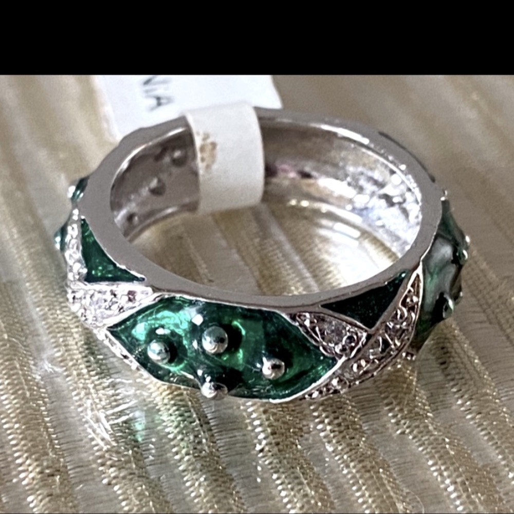 GREEN ENAMEL TRAVEL FASHION RING